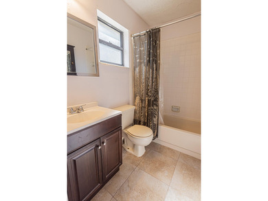 Welcome home to this beautifully maintained 2-bedroom, 2-bath - photo 10