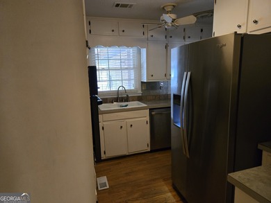 Private all brick ranch within the city limits of Snellville. 4