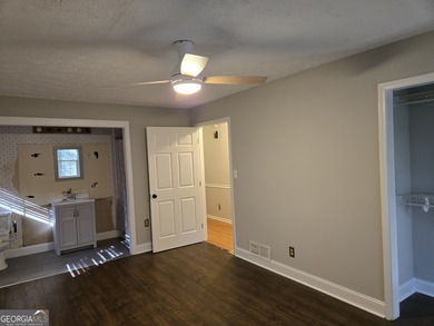 Private all brick ranch within the city limits of Snellville. 4