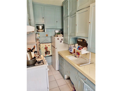 Welcome to the Historic 1922 Saint Regis! This delightful - photo 8