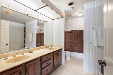 Here is the Hidden Gem you're looking for 2193 sq ft in popular - photo 19