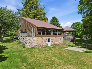 Halfway Lake Cottages is a turnkey waterfront resort on - photo 10