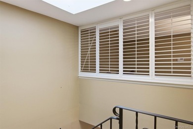 Welcome to this beautifully maintained 3-bedroom, 2.5 bath condo - photo 21