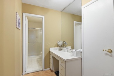 Welcome to this beautifully maintained 3-bedroom, 2.5 bath condo - photo 25