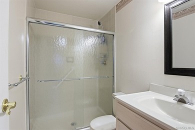 Welcome to this beautifully maintained 3-bedroom, 2.5 bath condo - photo 26