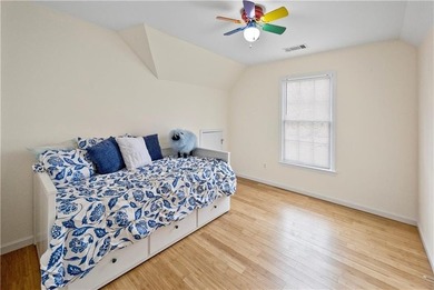 Welcome to this beautifully maintained traditional home in - photo 26