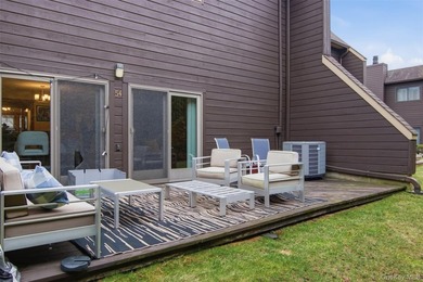 Welcome to this beautifully maintained 3-bedroom, 2.5 bath condo - photo 31