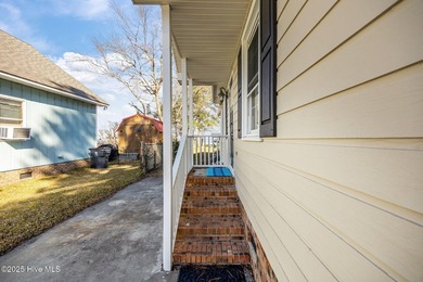 Direct LAKEFRONT living on beautiful Lake Waccamaw! Welcome to - photo 8