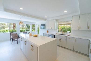 INCREDIBLE HOME. Avondale Golf Club is a very special - photo 10