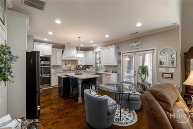 Beautiful home in highly-desirable Rowan Oak Courtyard, a - photo 15