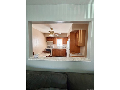 Welcome to this inviting home offering an eat-kitchen, bright - photo 15