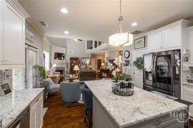 Beautiful home in highly-desirable Rowan Oak Courtyard, a - photo 19