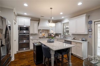 Beautiful home in highly-desirable Rowan Oak Courtyard, a - photo 20
