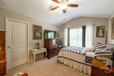 Beautiful home in highly-desirable Rowan Oak Courtyard, a - photo 33