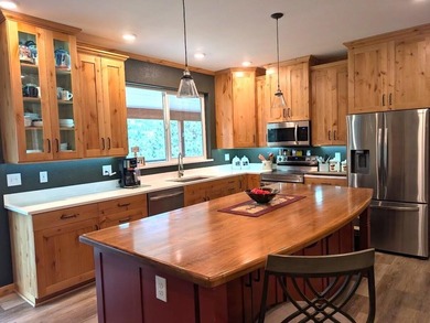 Gorgeous new home near Kettle Falls featuring beautiful custom - photo 7