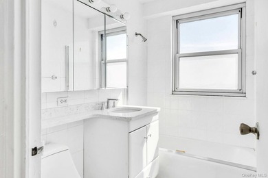 Breathtaking 270-degree views await you in this Kennedy House - photo 16