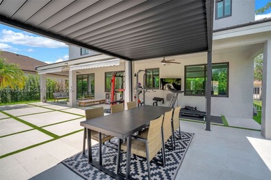 Meticulously maintained and extensively updated 4BR/2.5BA - photo 28