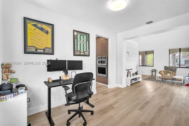 Meticulously maintained and extensively updated 4BR/2.5BA - photo 33
