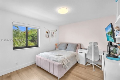Meticulously maintained and extensively updated 4BR/2.5BA - photo 37