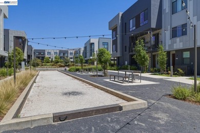 Stunning upgraded townhome in Fremont's highly sought-after - photo 42