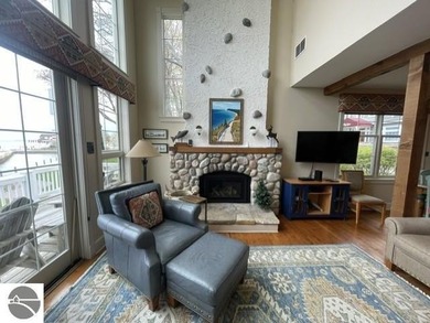 Lake Condo Sale Pending in Glen Arbor, Michigan
