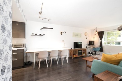Welcome to this beautifully updated south-facing 1-bedroom home - photo 5