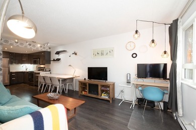 Welcome to this beautifully updated south-facing 1-bedroom home - photo 6
