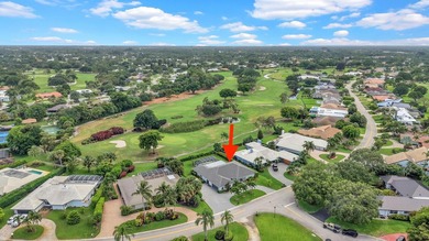 Welcome to this beautifully maintained golf course residence in - photo 1