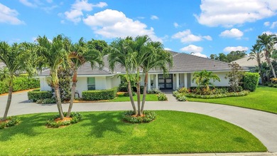 Welcome to this beautifully maintained golf course residence in - photo 2