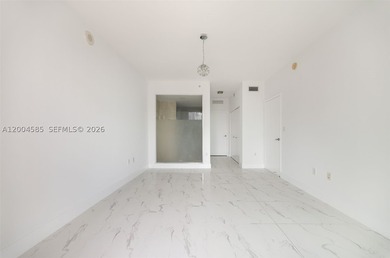Beautiful apartment with amazing city and river views in an - photo 12