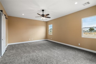 *Brand-new custom home*Elevated desert living with gorgeous