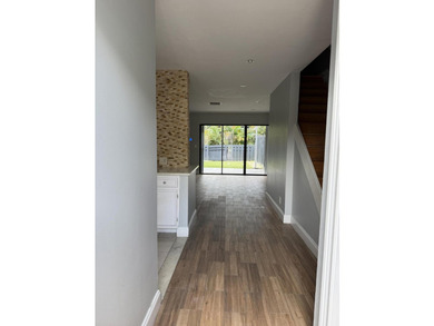 beatifull townhouse 2 bedrooms 2 bathrooms 1 half bathroom - photo 7