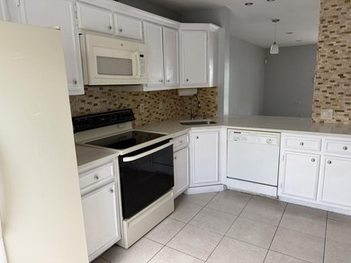 beatifull townhouse 2 bedrooms 2 bathrooms 1 half bathroom - photo 8