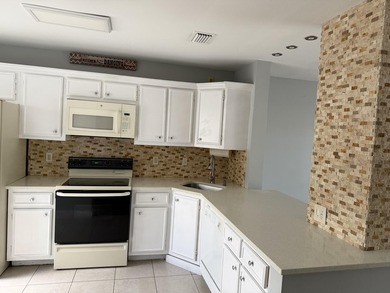 beatifull townhouse 2 bedrooms 2 bathrooms 1 half bathroom - photo 9