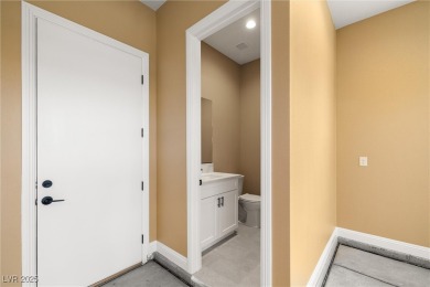 *Brand-new custom home*Elevated desert living with gorgeous