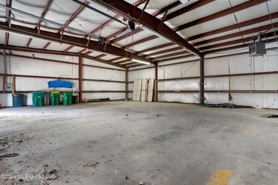 This 5,000-square-foot building, formerly operated as a county - photo 5