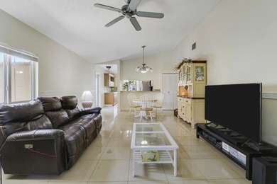 Welcome to this charming 3-bedroom, 2-bathroom villa situated in - photo 8
