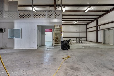 This 5,000-square-foot building, formerly operated as a county - photo 10