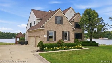 YOUR LAKEFRONT DREAM HOME IS HERE!! Don't miss out on this rare - photo 2