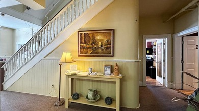 Retreat To Renowned Historic Bed & Breakfast, Vermilion Park Inn - photo 7
