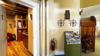Retreat To Renowned Historic Bed & Breakfast, Vermilion Park Inn - photo 9