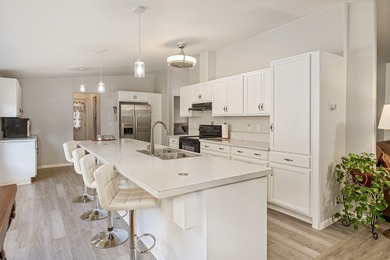 Affordable lakefront retreat with breathtaking open water views - photo 11