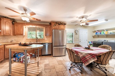 Charming 3 Bedroom Farmhouse on 1 Acre with additional covered - photo 13