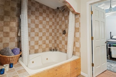 Affordable lakefront retreat with breathtaking open water views - photo 23