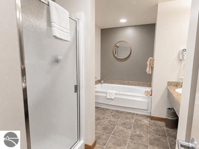 This 594 sq. ft. 1-bedroom suite overlooking the Cedar River - photo 9