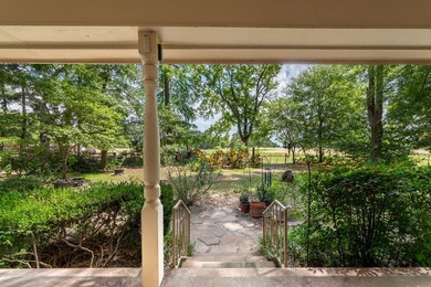 Charming 3 Bedroom Farmhouse on 1 Acre with additional covered - photo 30