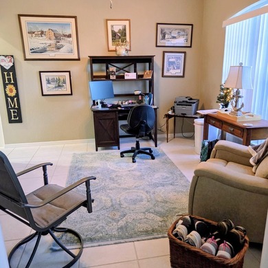 Motivated seller! This spacious 3 bedrooms, 2.5 bath is in an - photo 10