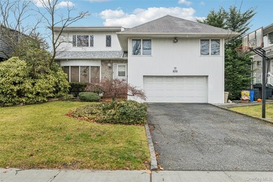 Welcome to this beautifully maintained 5 bedroom , 4 bathroom - photo 1