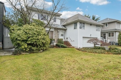 Welcome to this beautifully maintained 5 bedroom , 4 bathroom - photo 2