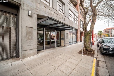 Urban Loft Living in the Heart of Portland! Stunning Artists